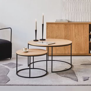 Kave Home Ronde Bijzettafel 'Yoana' Eiken en metaal, Set van 2 stuks, kleur Zwart