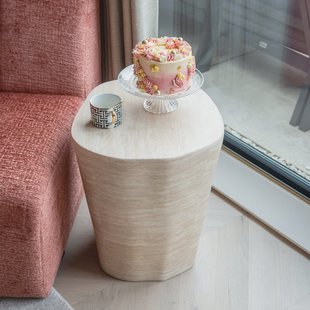 Richmond Organische Bijzettafel 'Fictus' Faux Travertine, 49 x 43cm