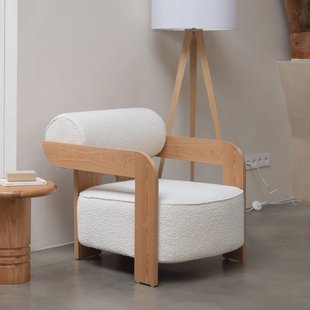 Zuiver Fauteuil 'Oolong' Bouclé en eikenhout, kleur Beige
