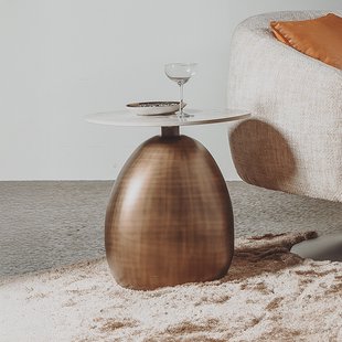 Tower Living Organische Bijzettafel 'Castello' Marmer-keramiek / brons, 49 x 39cm