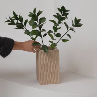 Zuiver Vaas 'Riley' Resin, kleur Beige