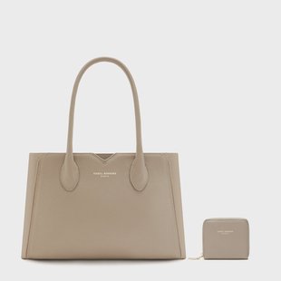 Isabel Bernard Cadeau d'Isabel taupe kalfsleer handtas en ritsportemonnee cadeau set voor dames