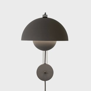 Flowerpot VP8 wandlamp, stekker, matzwart &Tradition - Woonkamer - Designer - Metaal - 1 lamp