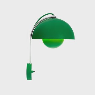 Flowerpot VP8 wandlamp, stekker, signaalgroen &Tradition - Woonkamer - Designer - Metaal - 1 lamp