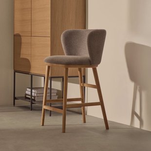 Kave Home Barkruk 'Ciselia' Chenille, kleur Bruin (zithoogte 65cm)