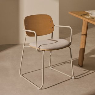 Kave Home Eetkamerstoel 'Meli' Hout en chenille, kleur Beige