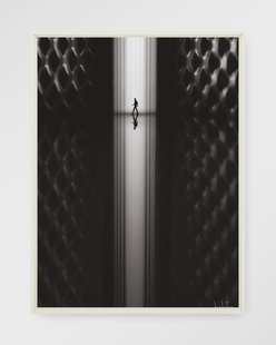 Urban Cotton Wandkleed 'Passing' 80 x 110cm in Floating Frame - off white