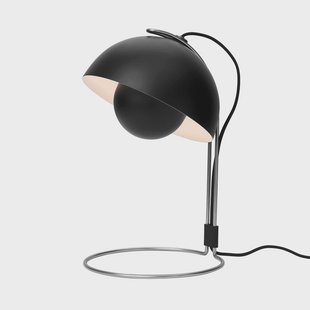 Flowerpot VP4 tafellamp, matzwart, 39 cm &Tradition - Woonkamer - Designer - Metaal - Met lampenkap