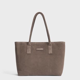 Isabel Bernard Honoré Elin taupekleurige suède schoudertas voor dames