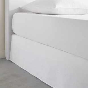 Bedrand in gewassen linnen, Linéo