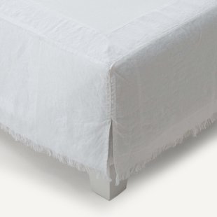 Bedrand in gewassen linnen Amourya