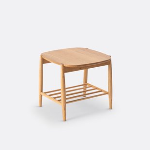 Nachtkastje in massief eikenhout, Jucca