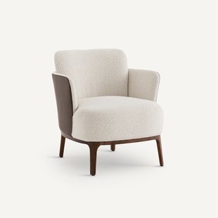 Fauteuil met notenhouten poten en twee stoffen, Jabote