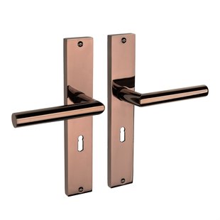 Mooi Deurbeslag Lusso geveerd op schild sleutelgat 55mm PVD glanzend brons