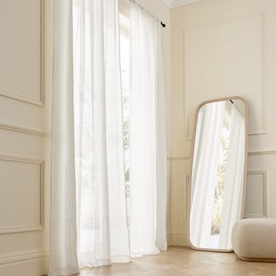 Gordijn van doorgestikt linnen, EMISIS