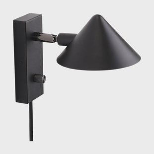 Watt & Veke Kuro wandlamp Black, Ø14x16 cm, read