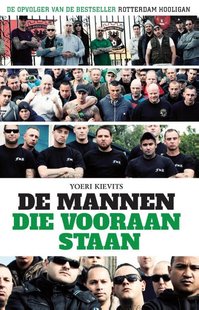 De mannen die vooraan staan (midprice)