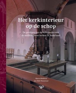 Het kerkinterieur op de schop