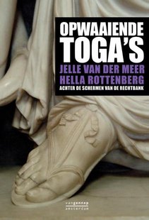 Opwaaiende toga's