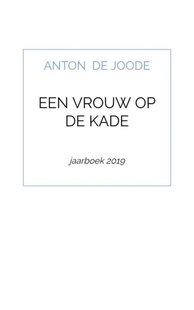 Een vrouw op de kade