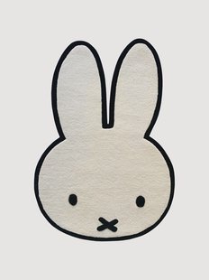 Handgetuft kindervloerkleed Miffy met konijnvorm