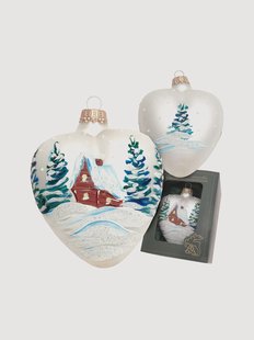 Handbeschilderde kerstornament Hart met besneeuwd huis