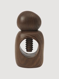 Notenkraker Cairn van essenhout