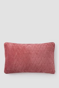Donkerroze quilted kussen met hartjes
