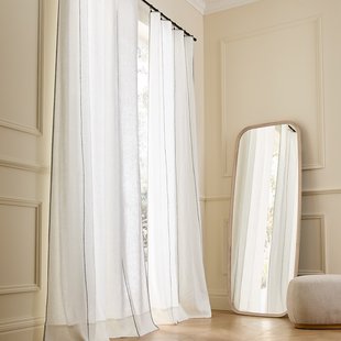 Gordijn in gewassen linnen, Tojos