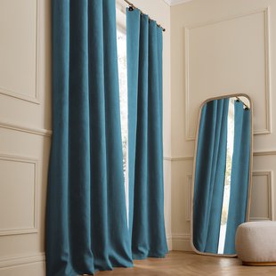 Verduisteringsgordijn van gewassen linnen, leren lussen, Private