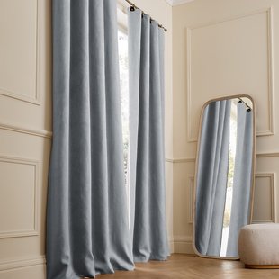 Verduisteringsgordijn van gewassen linnen, leren lussen, Private