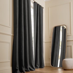 Verduisteringsgordijn van gewassen linnen, leren lussen, Private