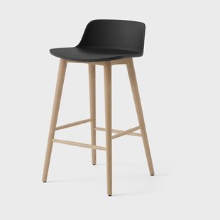 &Tradition Rely HW118 barkruk Black-lackerad ek, 65 cm