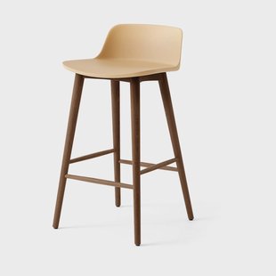 &Tradition Rely HW118 barkruk Beige sand-lackerad valnöt, 65 cm