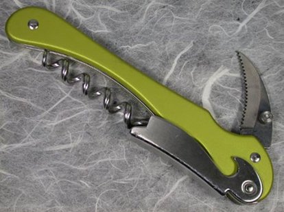 Adola kelnersmes geel