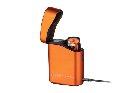 Olight Baton 4 Premium Kit Spooky Web – Compacte EDC Zaklamp met Slimme Laadcase