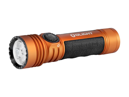 Olight Seeker 4 Pro Orange CW – 4600 Lumen Zaklamp met Holster
