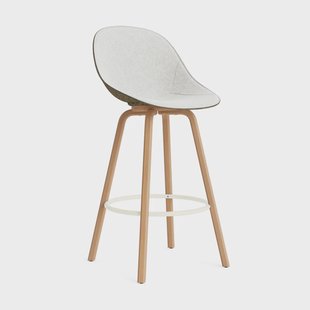 Normann Copenhagen Mat Bar Chair barkruk voorkant gestoffeerd 75 cm Hallingdal 110-seaweed-beech-cream steel