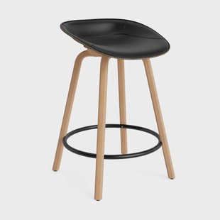 Normann Copenhagen Mat Barstool barkruk voorkant gestoffeerd 65 cm Ultra 41599-seaweed-beech-black steel