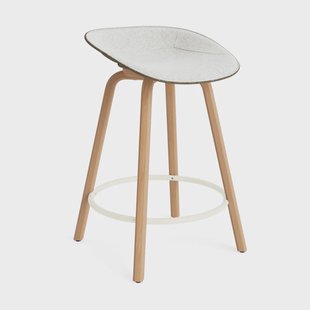 Normann Copenhagen Mat Barstool barkruk voorkant gestoffeerd 65 cm Hallingdal 110-seaweed-beech-cream steel