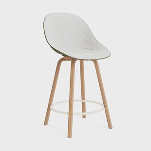 Normann Copenhagen Mat Bar Chair barkruk voorkant gestoffeerd 65 cm Hallingdal 110-seaweed-beech-cream steel