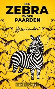 Een zebra onder paarden