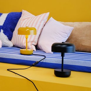 Haipot LED Portable Tafellamp Black Dyberg Larsen - Woonkamer - Modern - Metaal - Met lampenkap