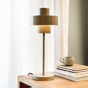 Stoke Taffellamp Grijs Dyberg Larsen - Woonkamer - Designer - Metaal - Met lampenkap