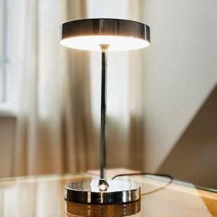 Starlight LED tafellamp, chroom, hoogte 26 cm Dyberg Larsen - Woonkamer - Designer - Metaal - Met lampenkap