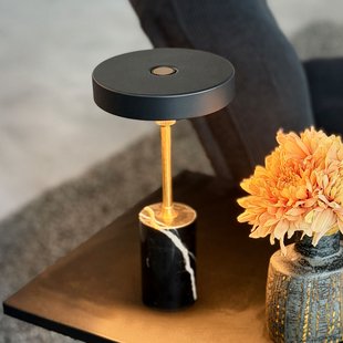 Starlight LED tafellamp met batterij zwart/messing, Dyberg Larsen - Woonkamer - Designer - Metaal - Met lampenkap