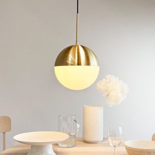Nova D25 hanglamp, opaal/messing, metaal Dyberg Larsen - Woonkamer - Scandinavisch - Rond