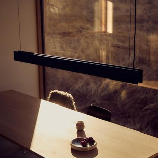 Hanglamp Bridge, zwart, up/down, 150 cm, G13 FRANDSEN - Woonkamer - Designer - Metaal - Langwerpig