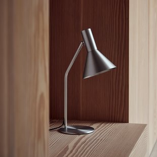 Lyss tafellamp aluminiumkleurig FRANDSEN - Woonkamer - Designer - Met lampenkap