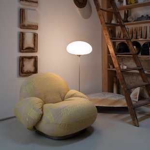 Stemlite vloerlamp, kiezelgrijs, hoogte 110 cm, dimbaar GUBI - Woonkamer - Designer - Metaal - 1 lamp